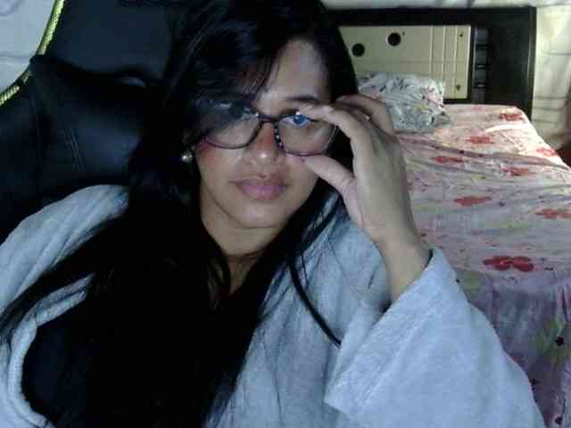 Letty33 webcam