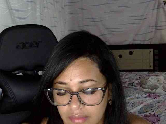 Letty33 webcam