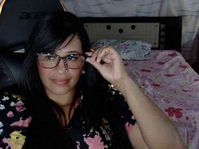 Letty33 webcam
