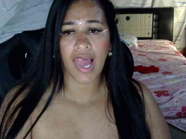 Letty33 webcam