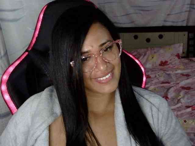 Letty33 webcam