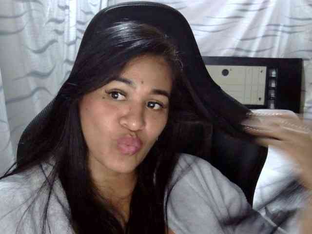 Letty33 webcam