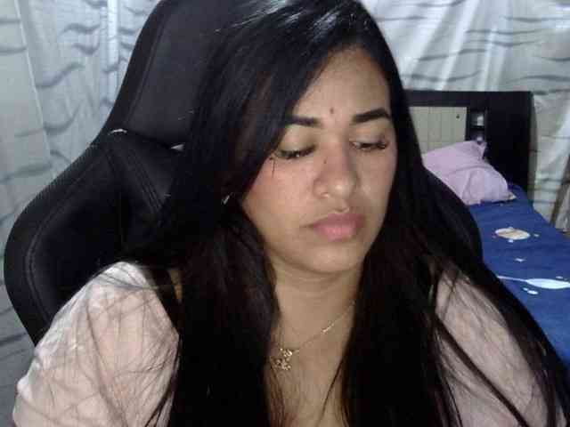 Letty33 webcam