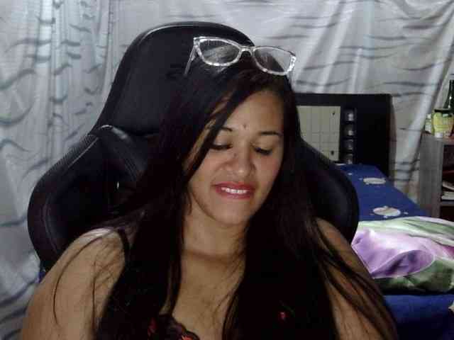Letty33 webcam