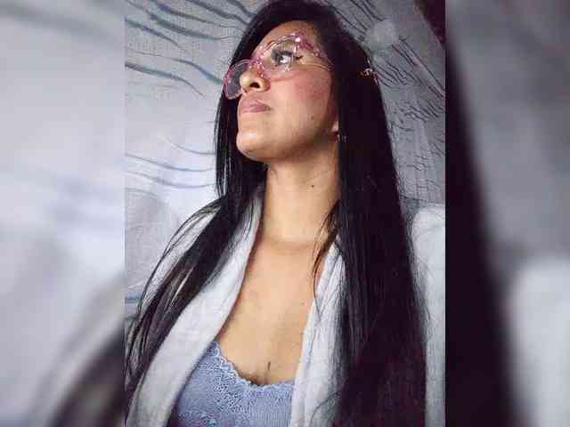Letty33 webcam