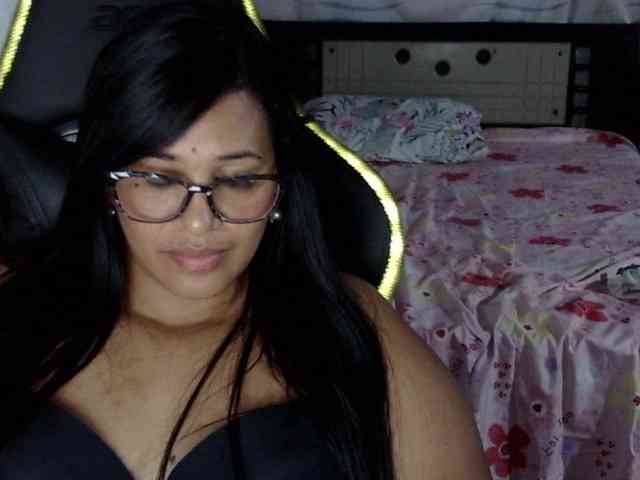 Letty33 webcam