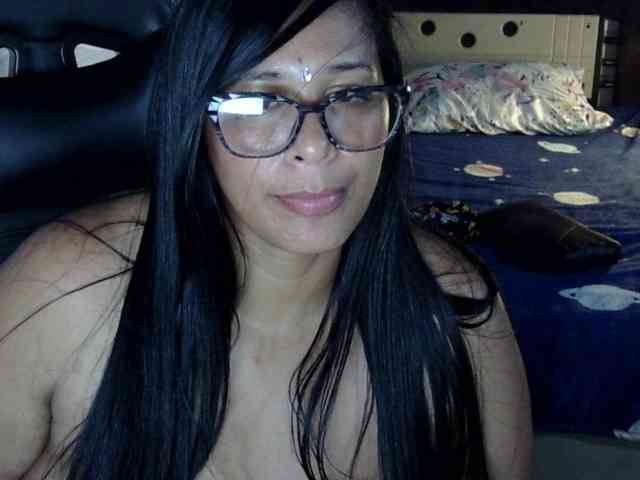 Letty33 webcam