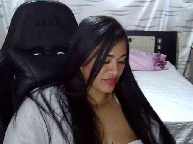 Letty33 webcam