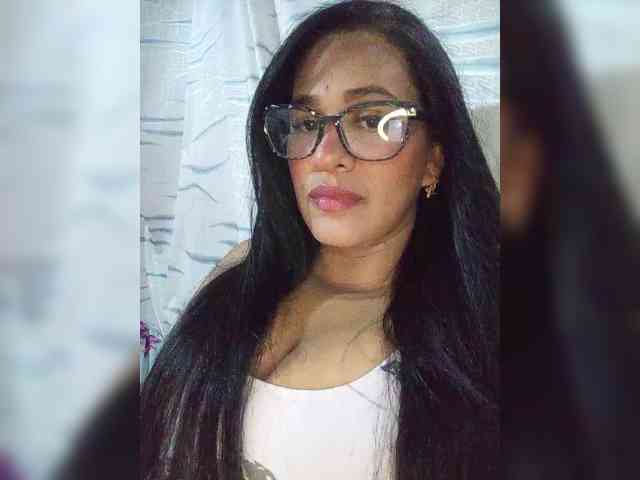 Letty33 webcam
