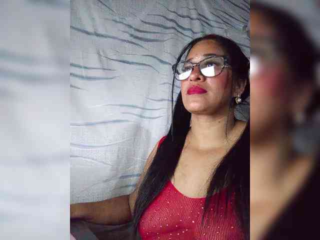 Letty33 webcam