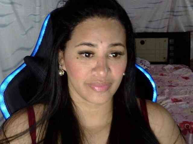Letty33 webcam