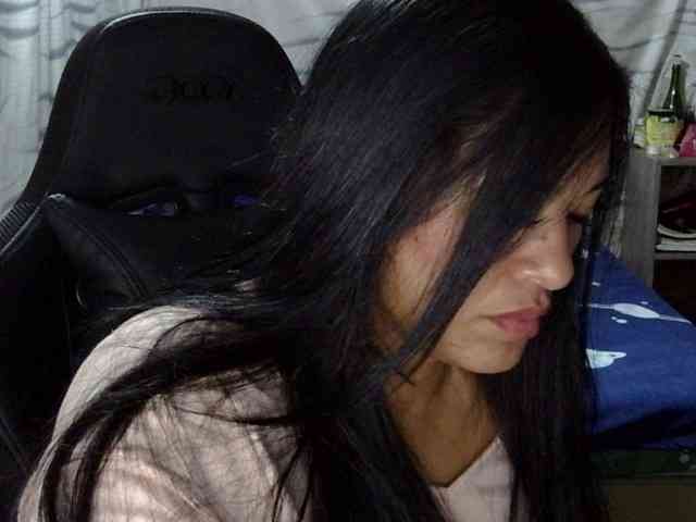 Letty33 webcam