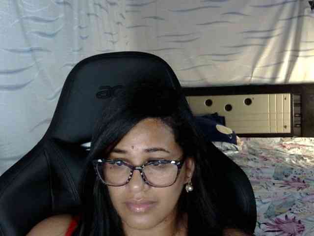Letty33 webcam