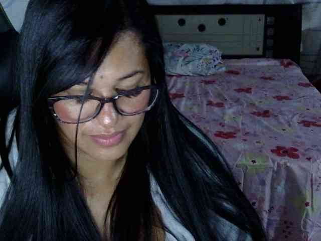 Letty33 webcam