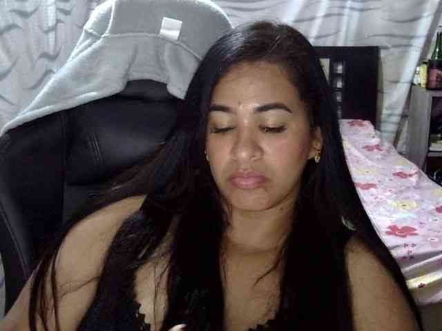Letty33 webcam