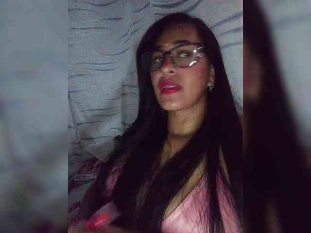 Letty33 webcam