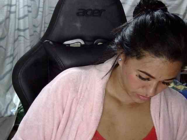Letty33 webcam