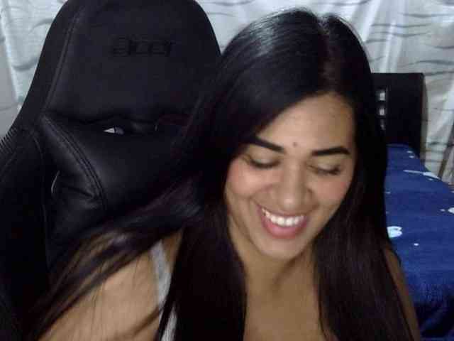 Letty33 webcam