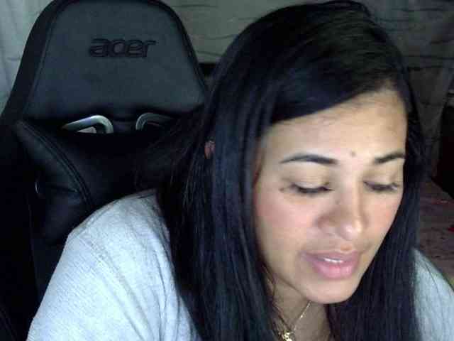 Letty33 webcam
