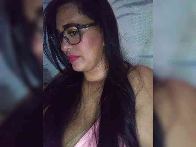 Letty33 webcam