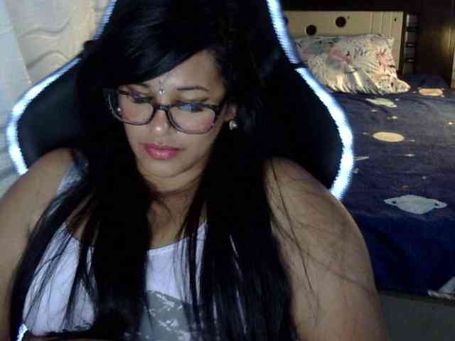 Letty33 webcam
