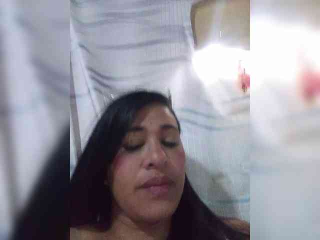 Letty33 webcam