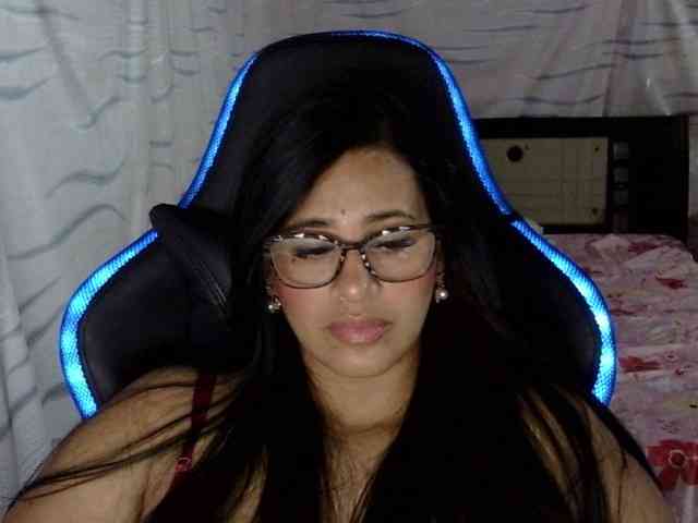 Letty33 webcam