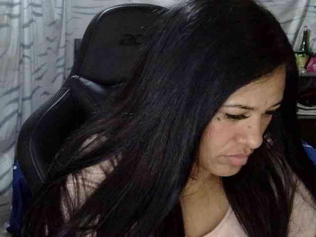 Letty33 webcam