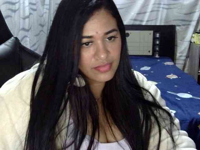 Letty33 webcam