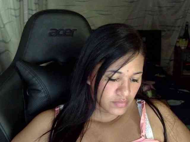 Letty33 webcam