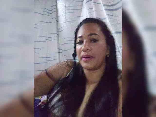 Letty33 webcam