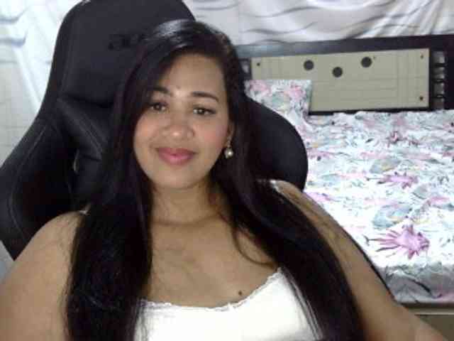 Letty33 webcam