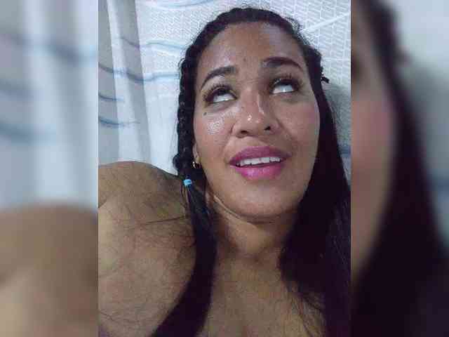 Letty33 webcam