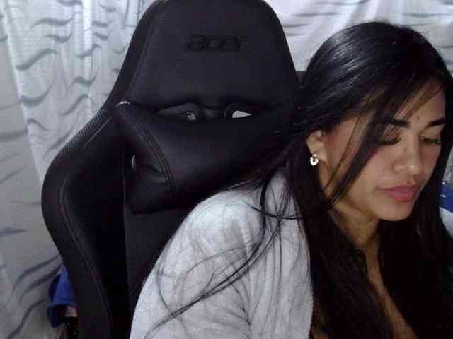 Letty33 webcam