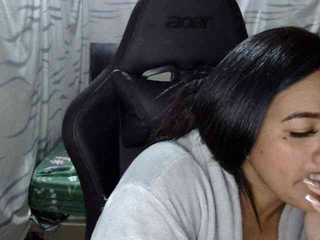 Letty33 webcam