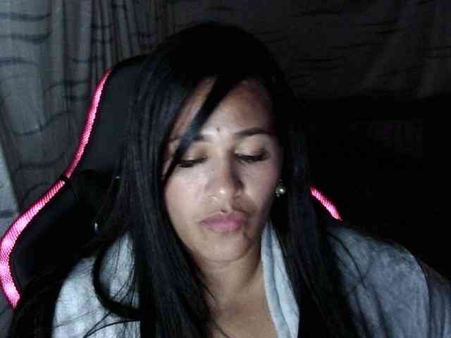 Letty33 webcam