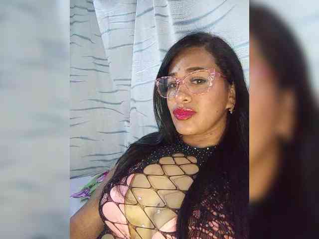 Letty33 webcam