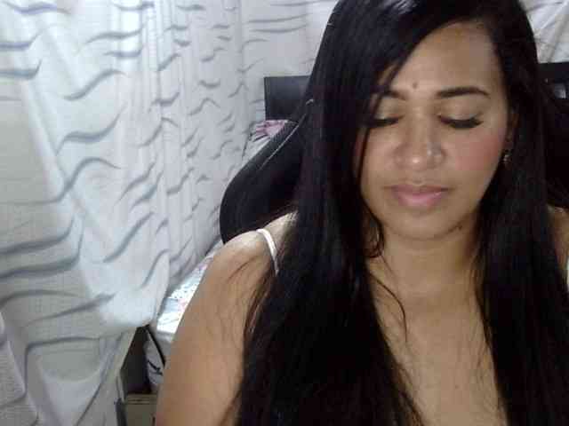 Letty33 webcam