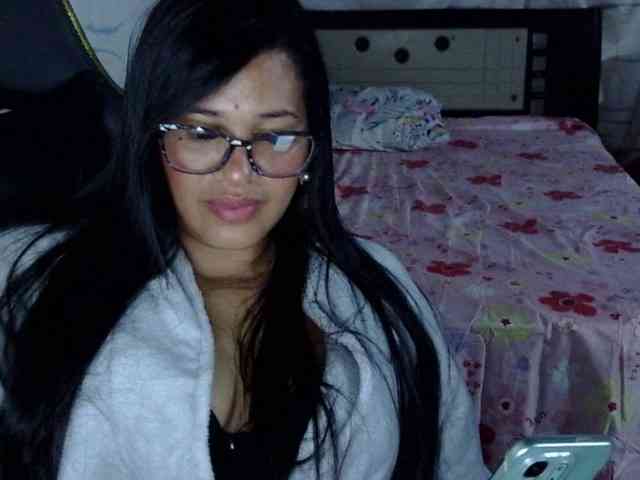 Letty33 webcam