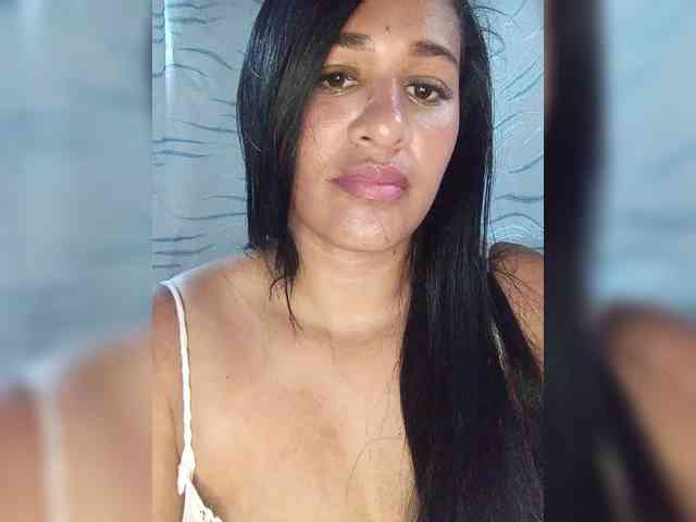Letty33 webcam