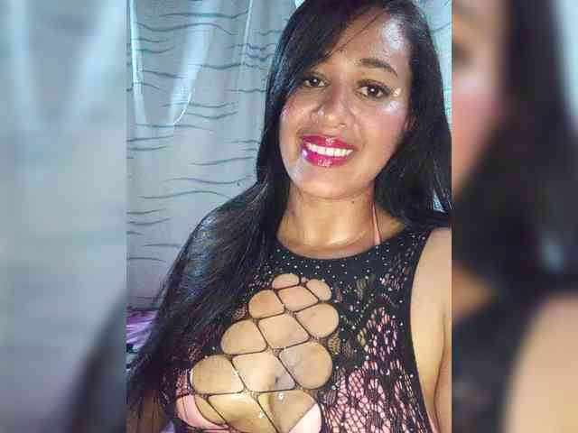Letty33 webcam