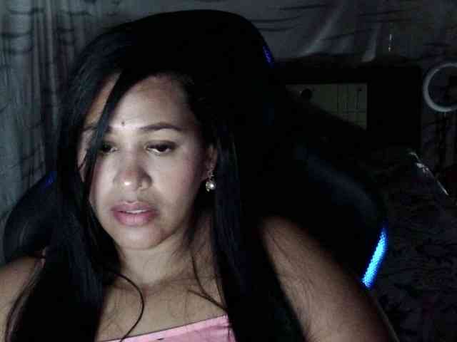 Letty33 webcam