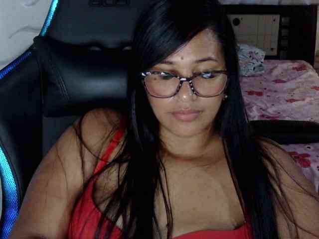 Letty33 webcam