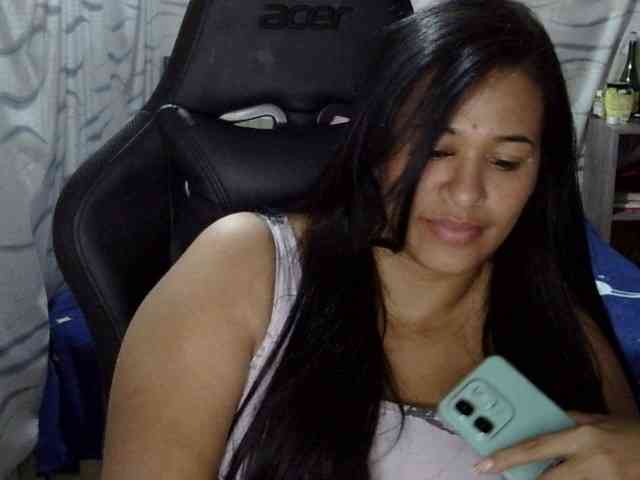 Letty33 webcam