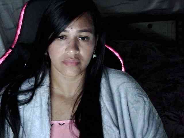 Letty33 webcam