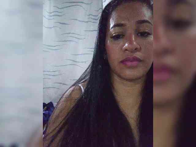 Letty33 webcam