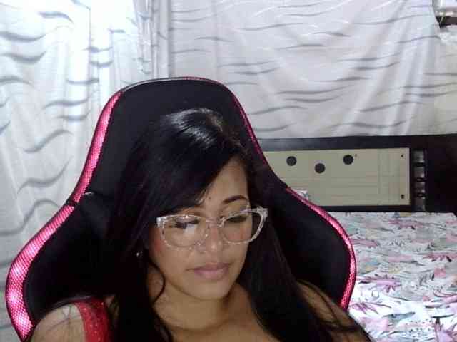Letty33 webcam