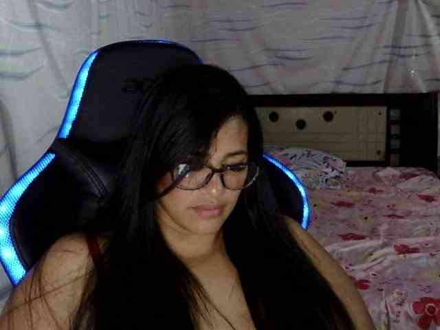 Letty33 webcam