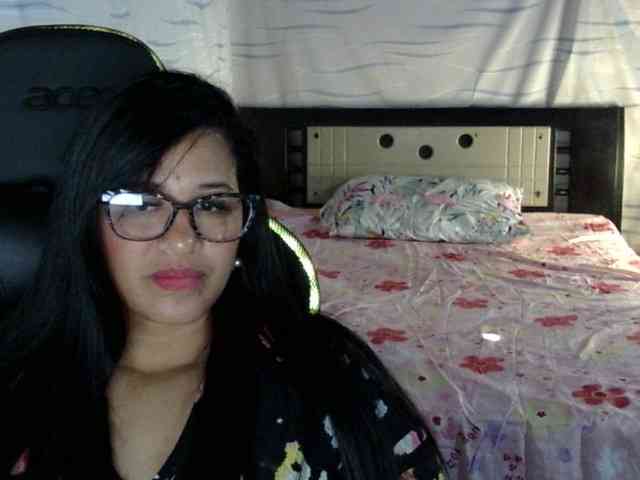 Letty33 webcam