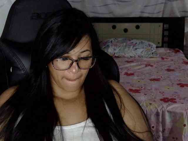 Letty33 webcam